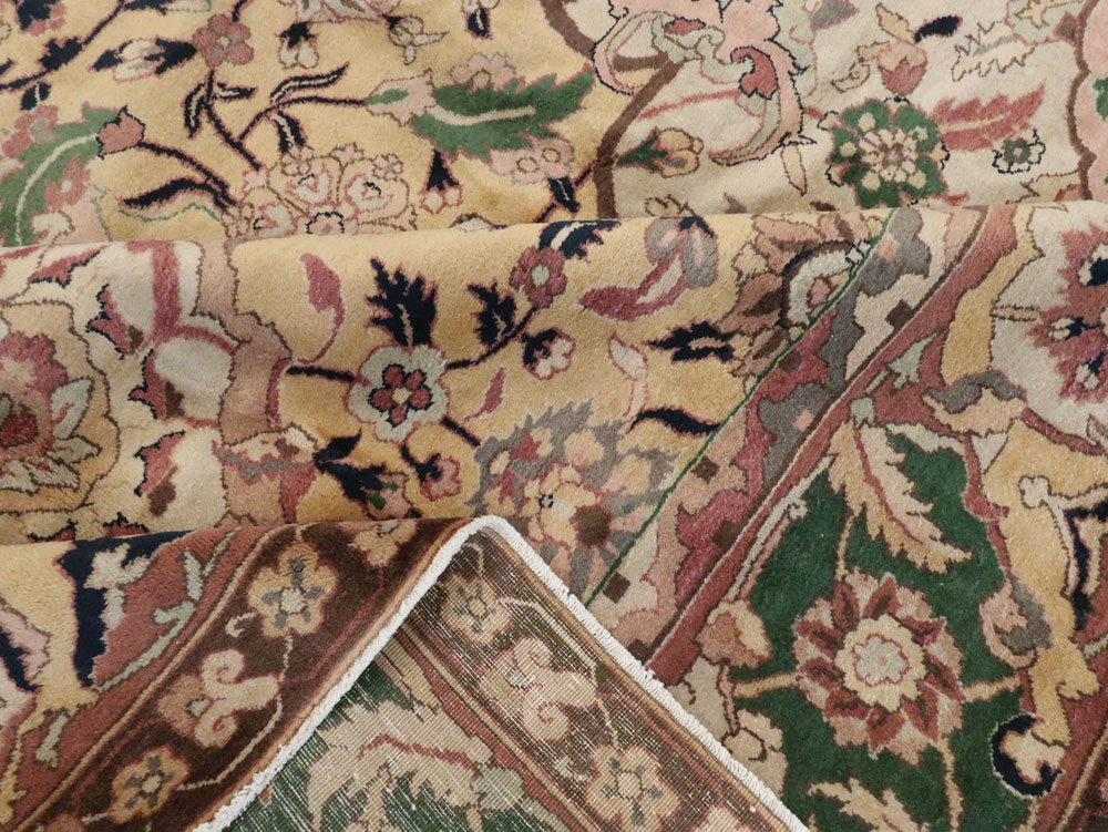 Vintage Indian Lahore Carpet, No.24126 - Gss