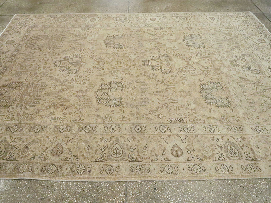 Vintage Persian Tabriz Accent Carpet, No.24210 - Gss