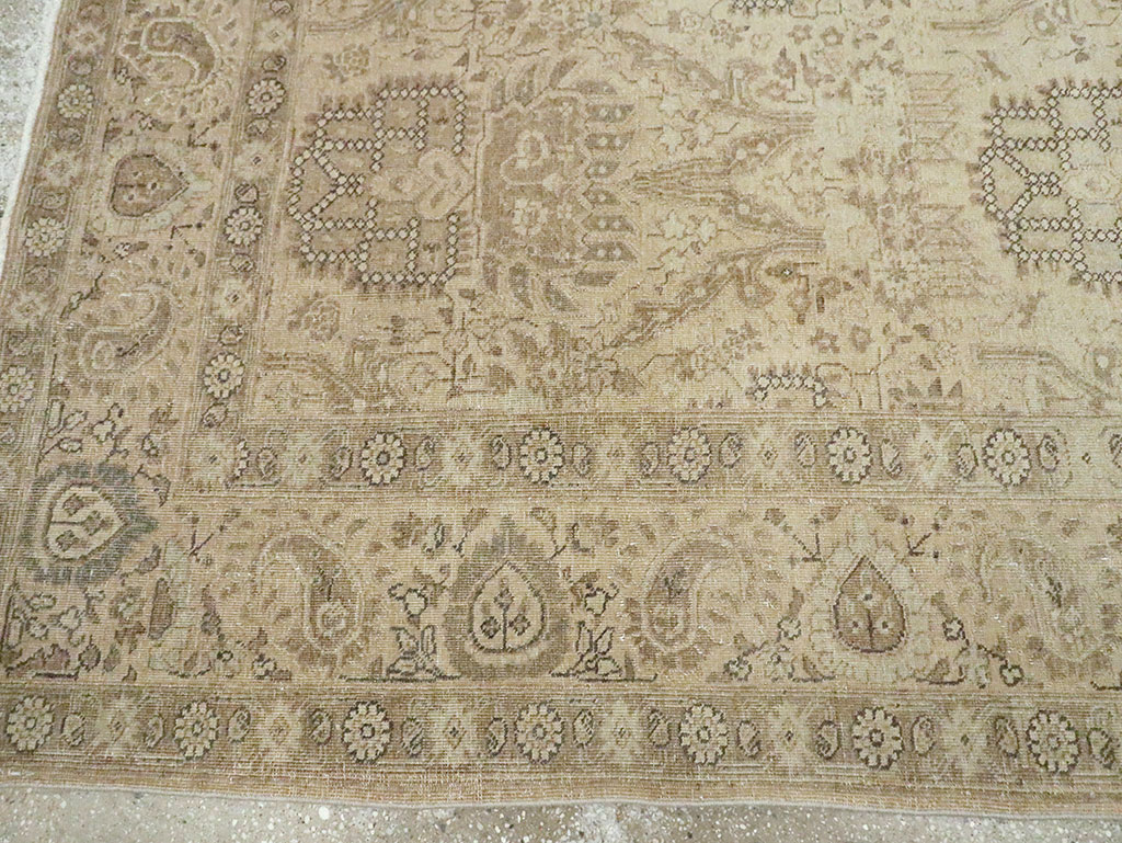 Vintage Persian Tabriz Accent Carpet, No.24210 - Gss
