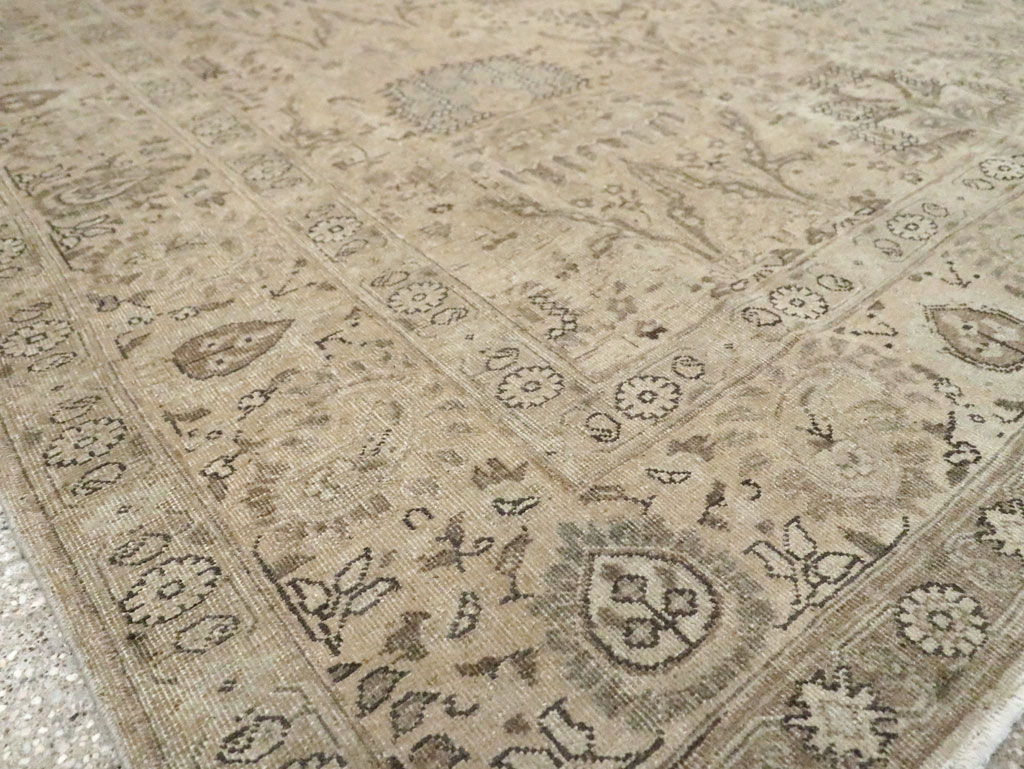 Vintage Persian Tabriz Accent Carpet, No.24210 - Gss