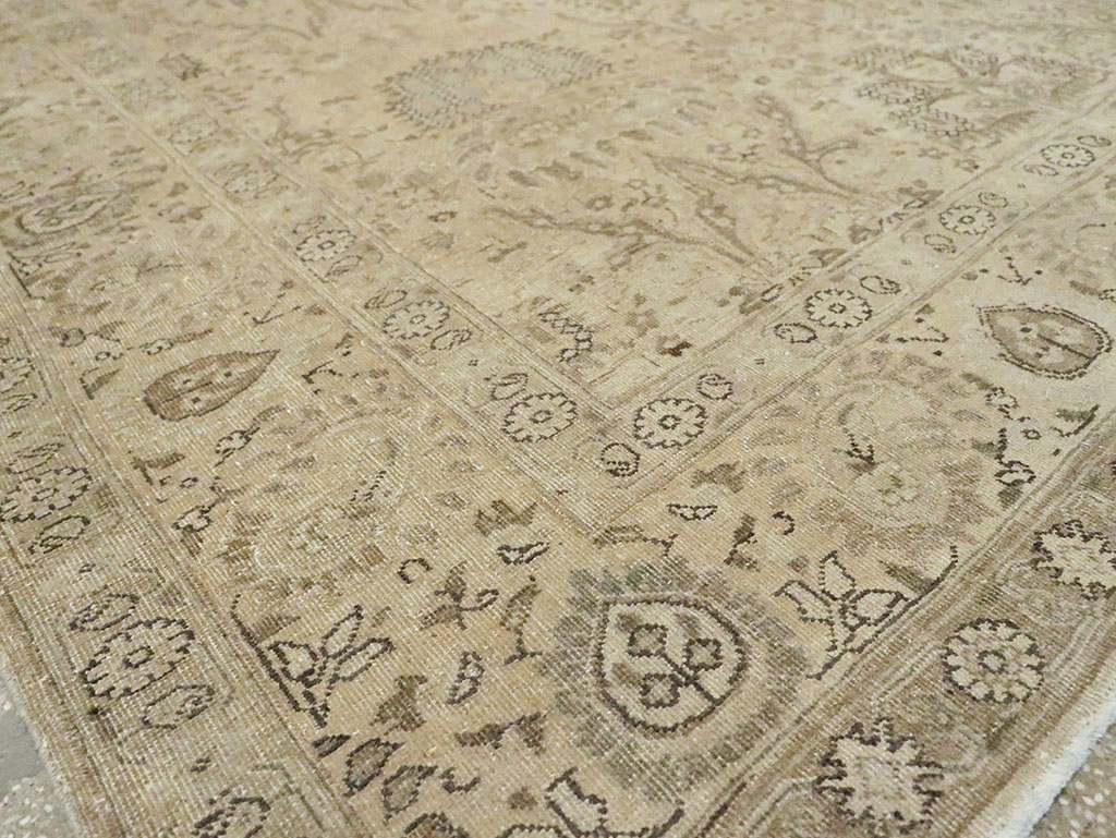 Vintage Persian Tabriz Accent Carpet, No.24210 - Gss