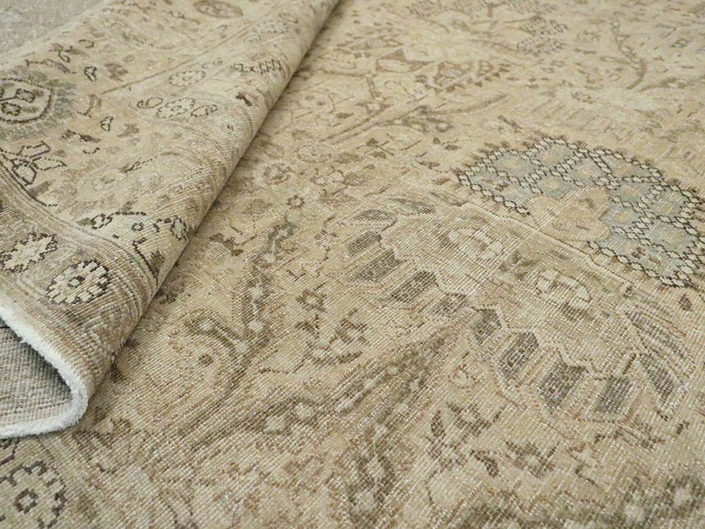 Vintage Persian Tabriz Accent Carpet, No.24210 - Gss
