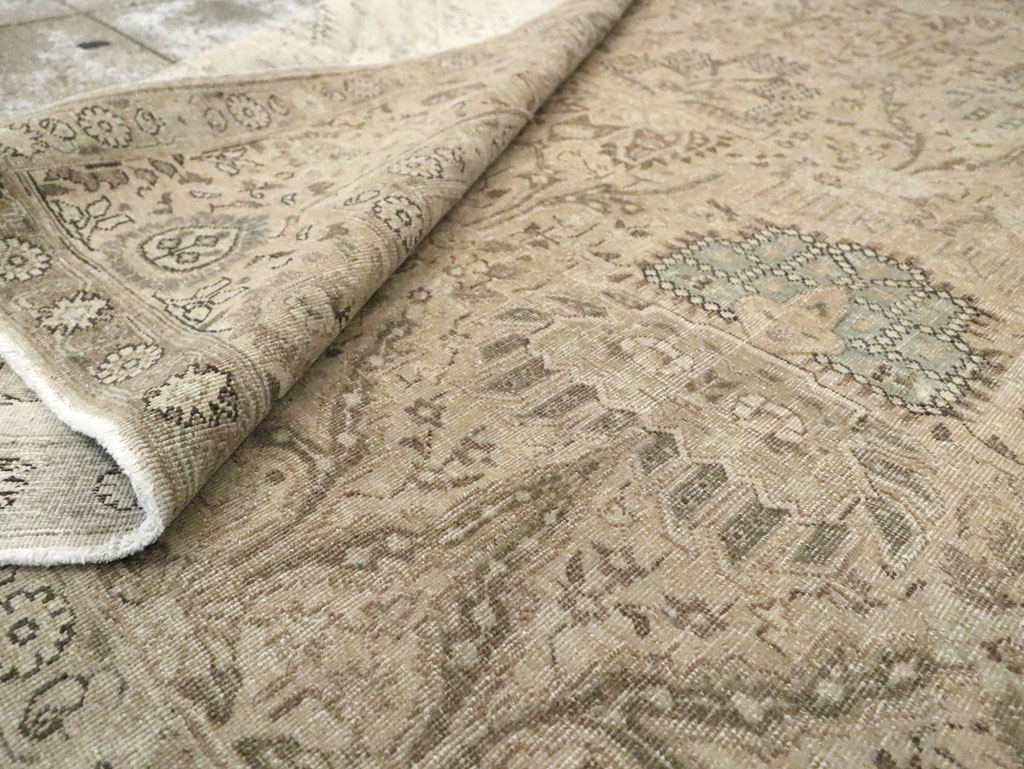 Vintage Persian Tabriz Accent Carpet, No.24210 - Gss