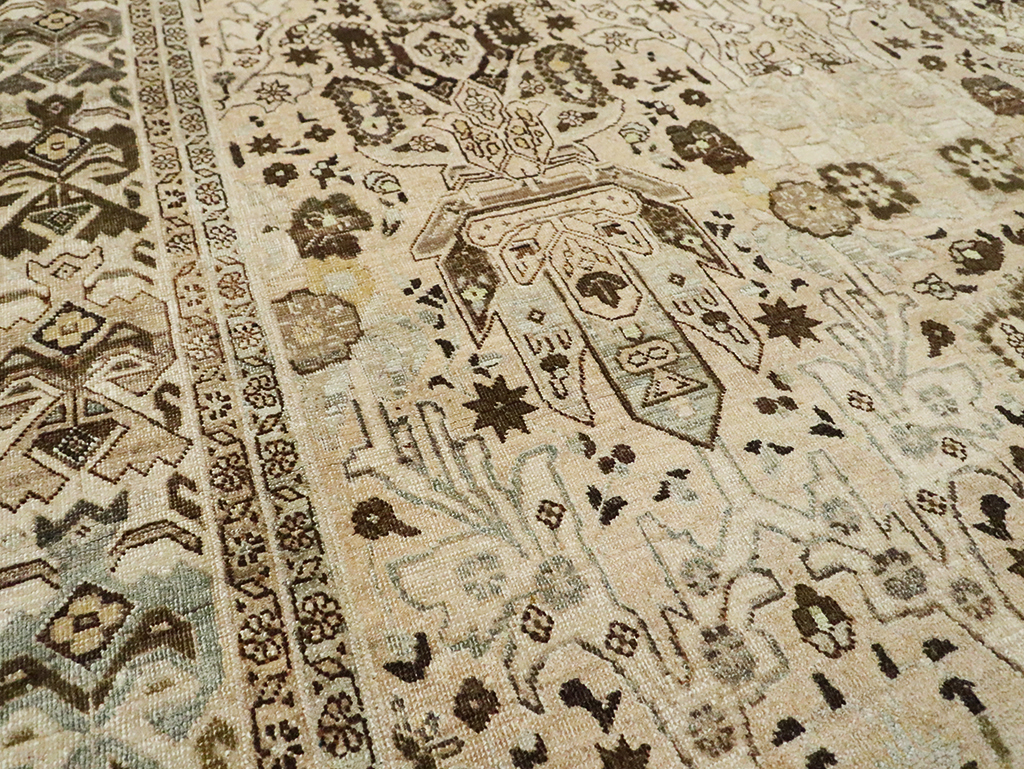 Antique Persian Tabriz Carpet, No.24216 - Gss