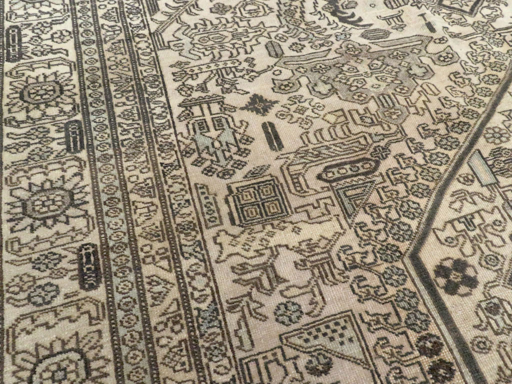 Vintage Persian Tabriz Accent Carpet, No.24219 - Gss