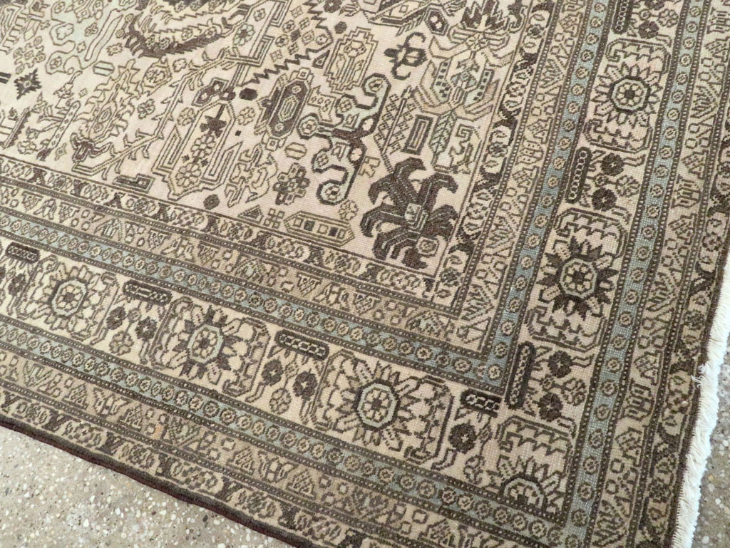 Vintage Persian Tabriz Accent Carpet, No.24219 - Gss