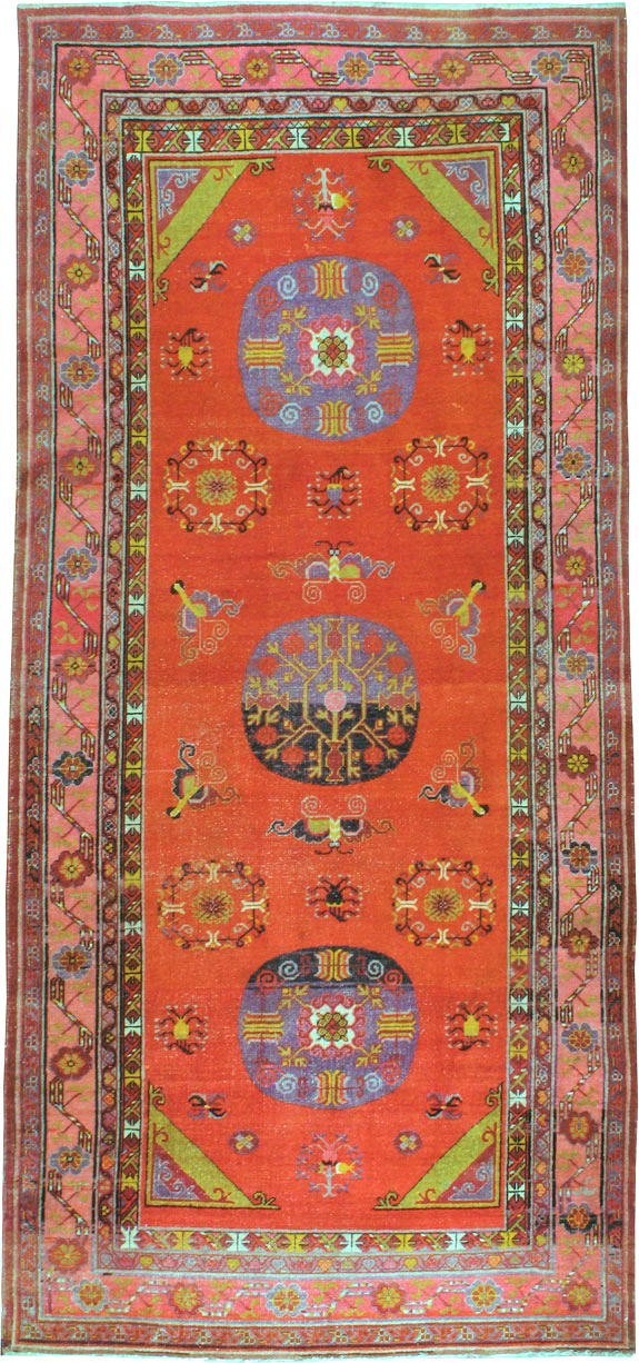 Antique East Turkestan Khotan Gallery Carpet, No.24237 - Gss