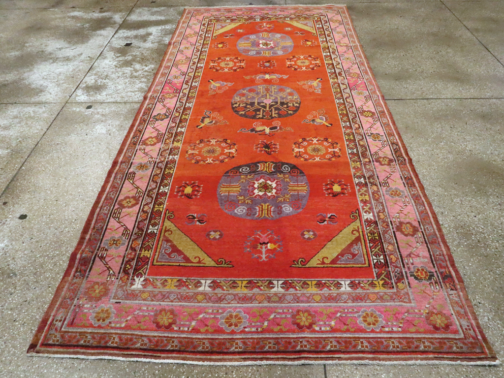Antique East Turkestan Khotan Gallery Carpet, No.24237 - Gss