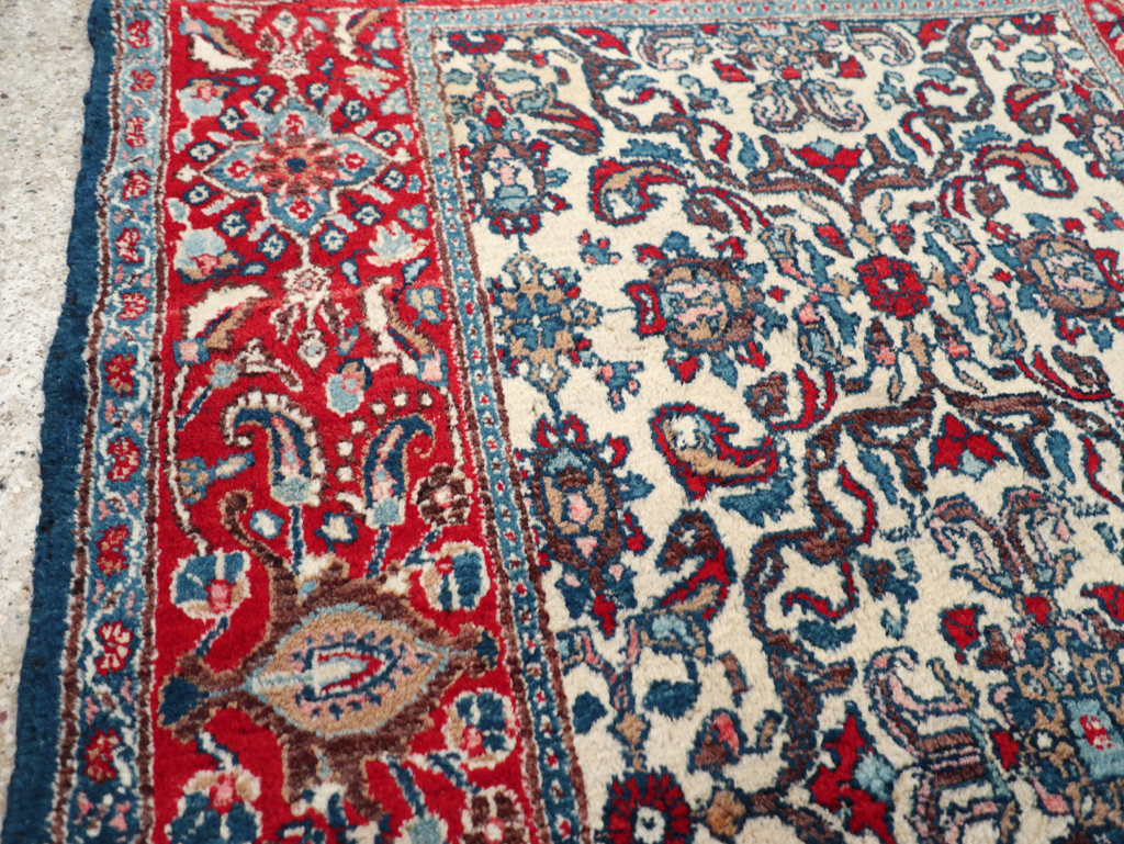 Vintage Persian Isfahan Rug, No.24252 - Gss