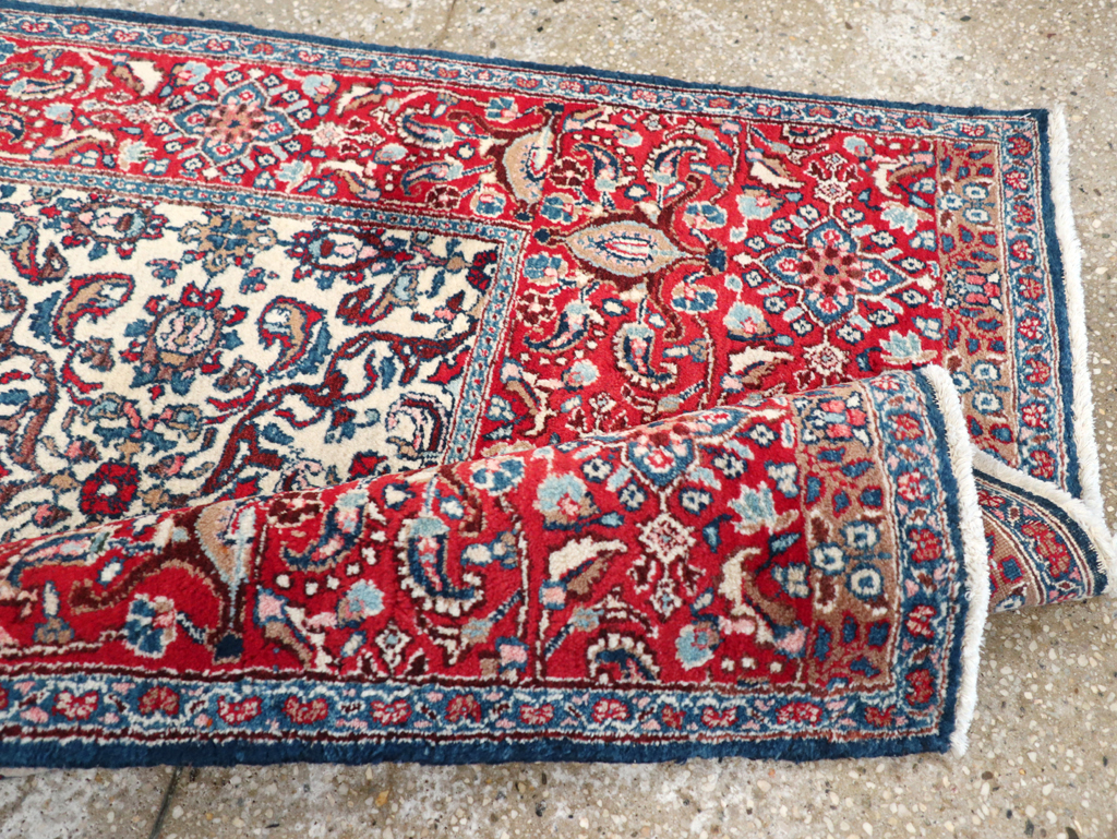 Vintage Persian Isfahan Rug, No.24252 - Gss