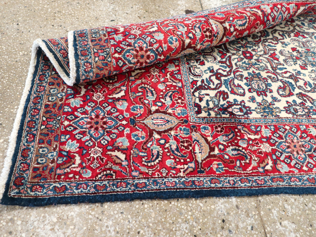 Vintage Persian Isfahan Rug, No.24252 - Gss