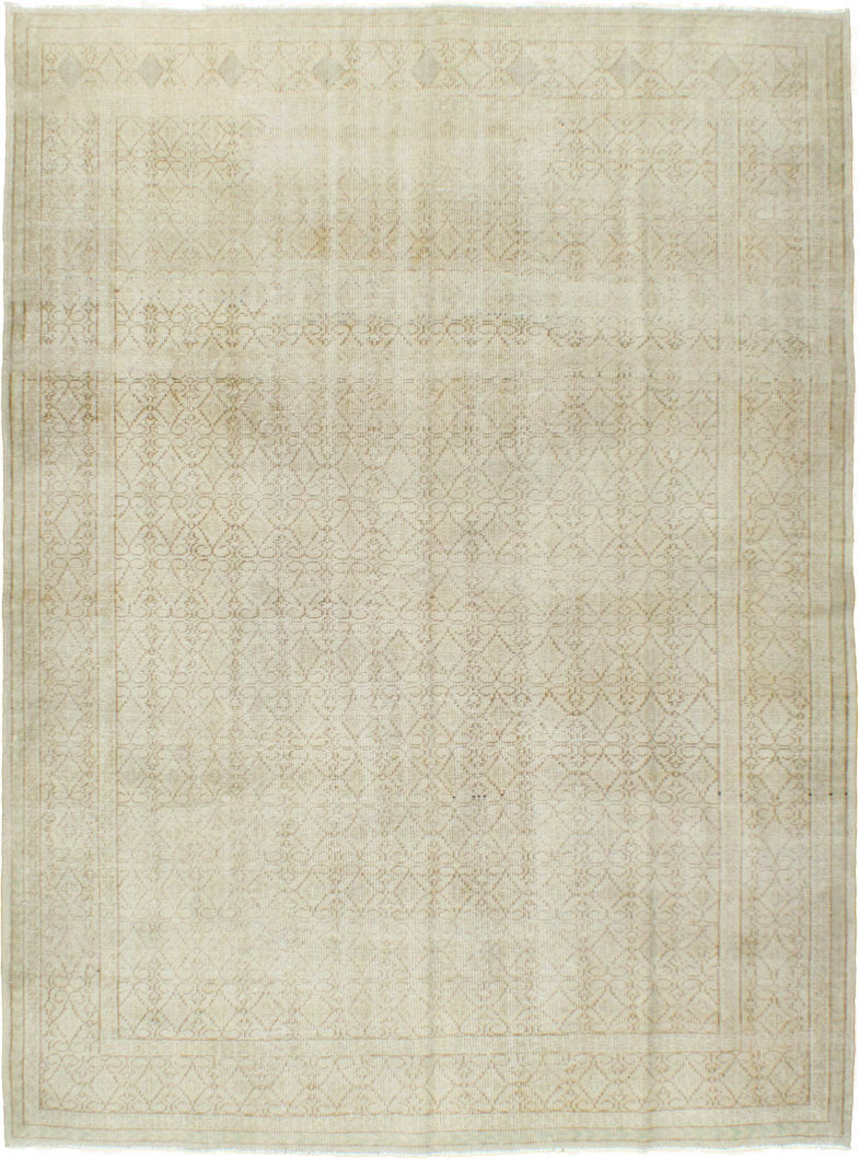 Vintage Turkish Sivas Distressed Carpet, No.24288 - Gss