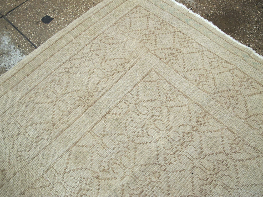 Vintage Turkish Sivas Distressed Carpet, No.24288 - Gss