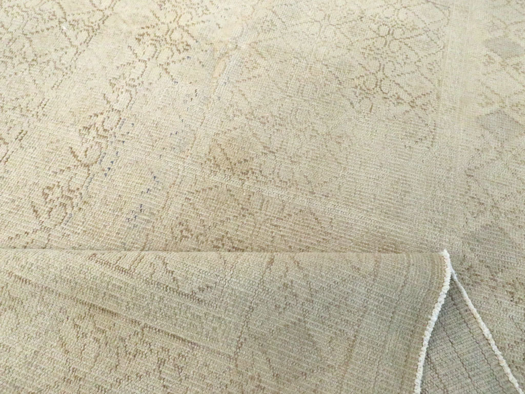 Vintage Turkish Sivas Distressed Carpet, No.24288 - Gss