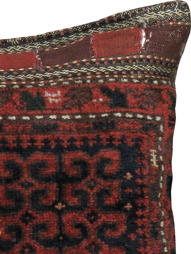 Antique Persian Bag Face Pillow, No.24317 - Gss