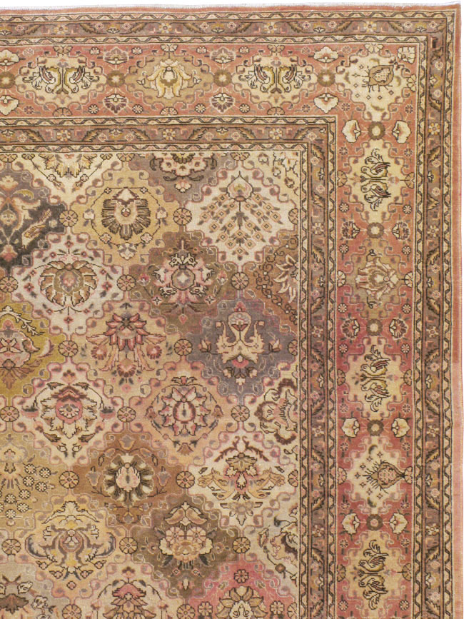Vintage Persian Tabriz Carpet, No.24321 - Gss