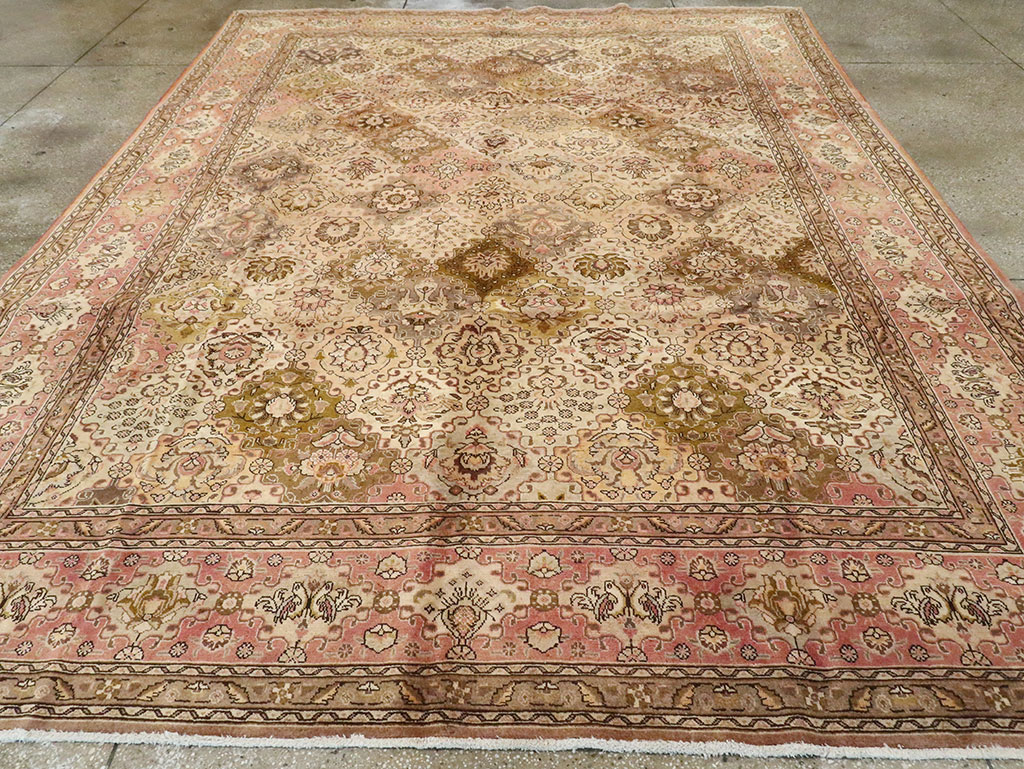 Vintage Persian Tabriz Carpet, No.24321 - Gss