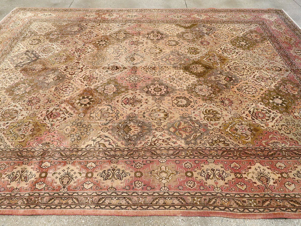 Vintage Persian Tabriz Carpet, No.24321 - Gss