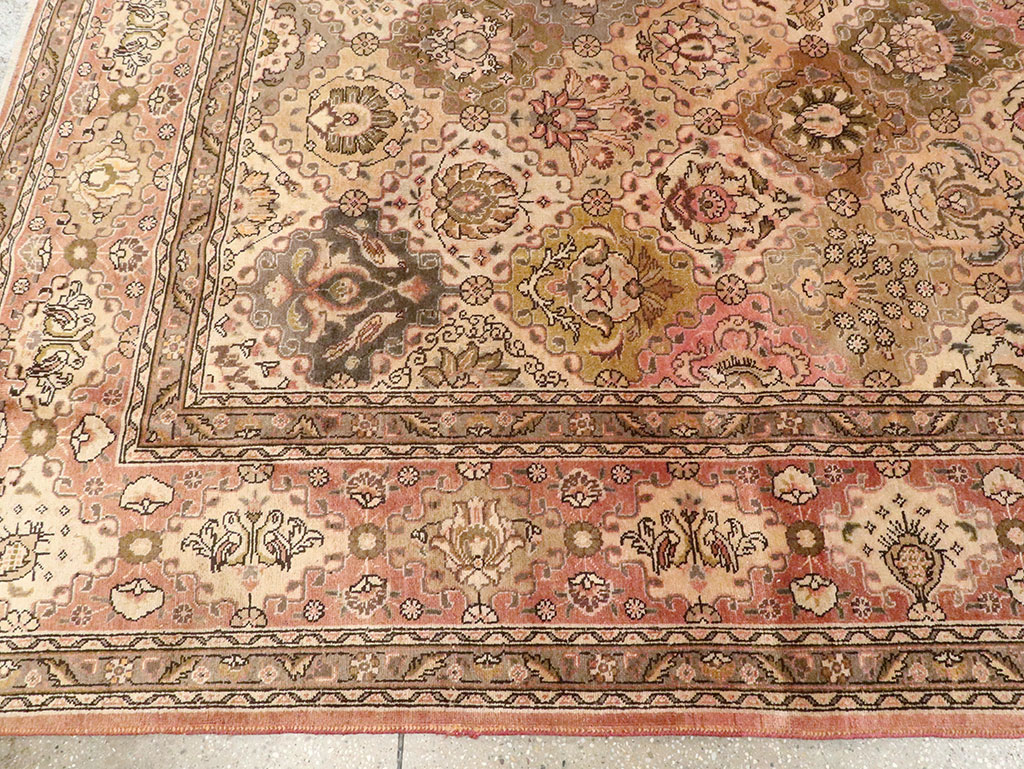Vintage Persian Tabriz Carpet, No.24321 - Gss