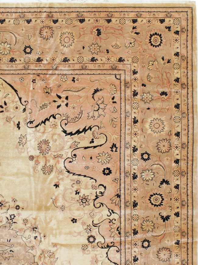 Antique Turkish Sivas Carpet, No.24322 - Gss