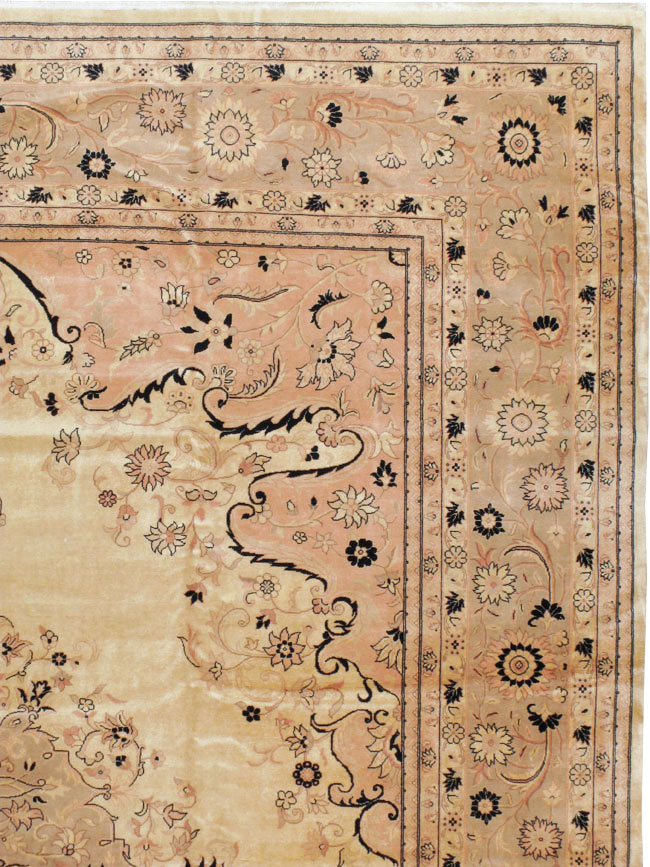 Antique Turkish Sivas Carpet, No.24322 - Gss