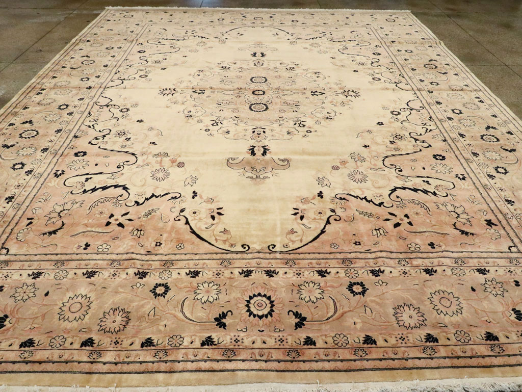 Antique Turkish Sivas Carpet, No.24322 - Gss