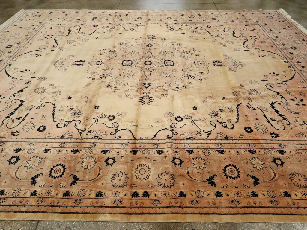 Antique Turkish Sivas Carpet, No.24322 - Gss