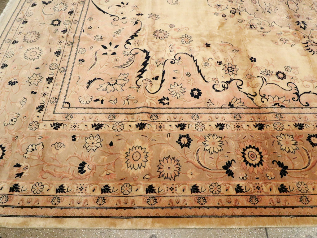 Antique Turkish Sivas Carpet, No.24322 - Gss