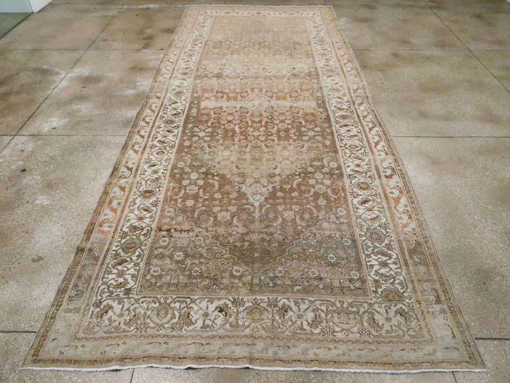 Antique Persian Bibikabad Carpet, No.24388 - Gss