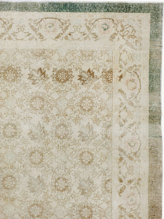 Vintage Turkish Sivas Distressed Rug, No.24401 - Gss