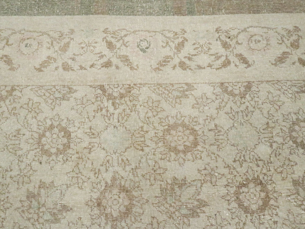 Vintage Turkish Sivas Distressed Rug, No.24401 - Gss