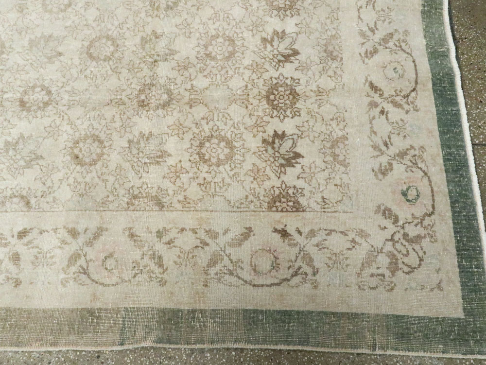 Vintage Turkish Sivas Distressed Rug, No.24401 - Gss