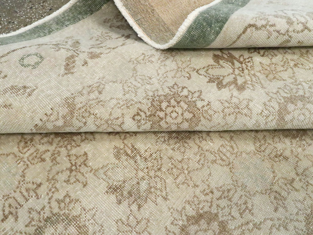 Vintage Turkish Sivas Distressed Rug, No.24401 - Gss