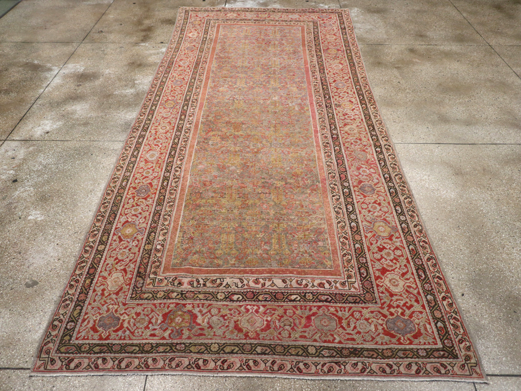 Antique Persian Mahal Gallery Carpet, No.24410 - Gss