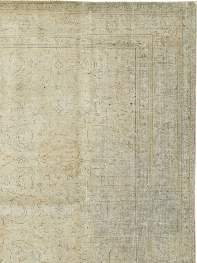 Vintage Turkish Sivas Distressed Carpet, No.24414 - Gss