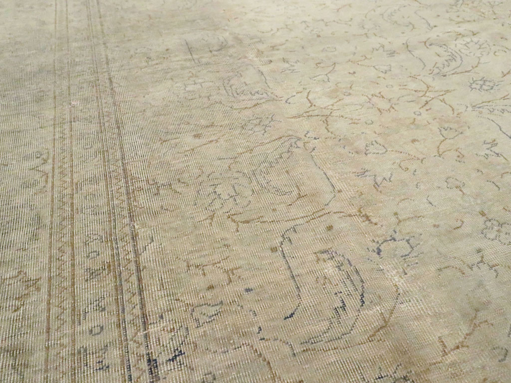 Vintage Turkish Sivas Distressed Carpet, No.24414 - Gss