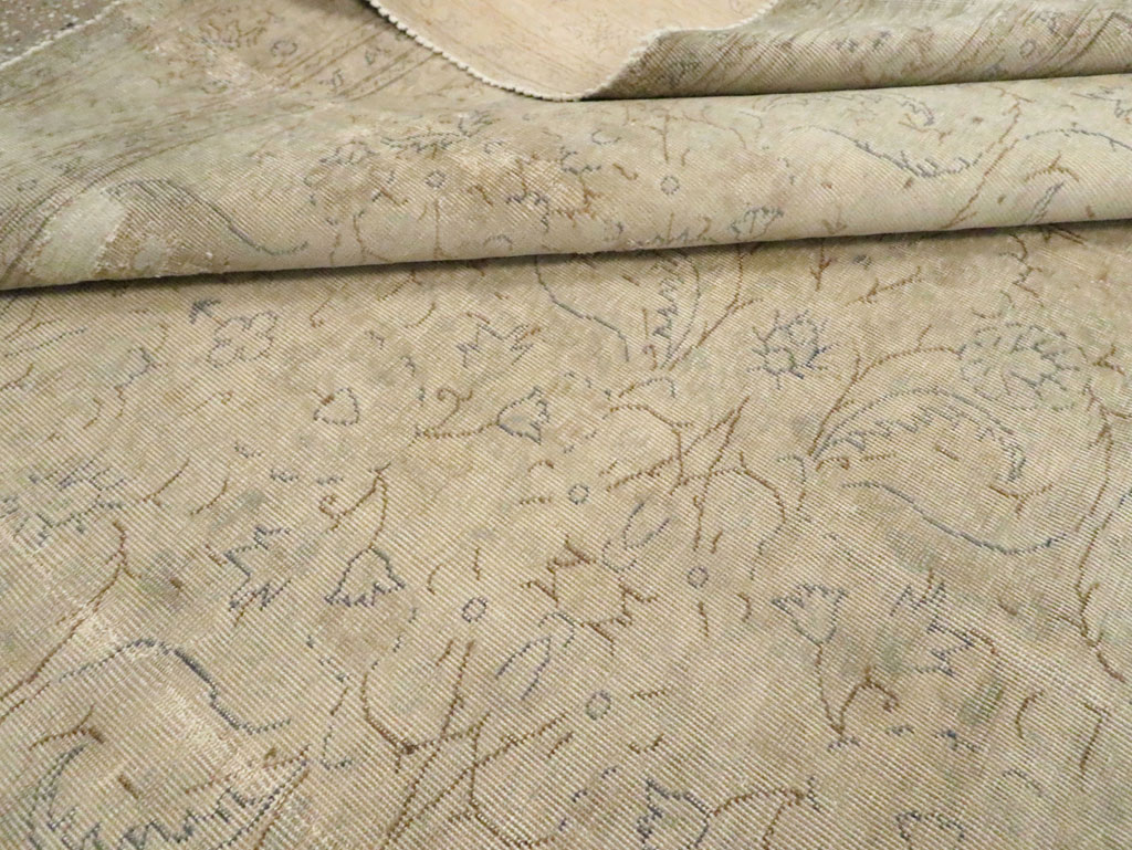 Vintage Turkish Sivas Distressed Carpet, No.24414 - Gss