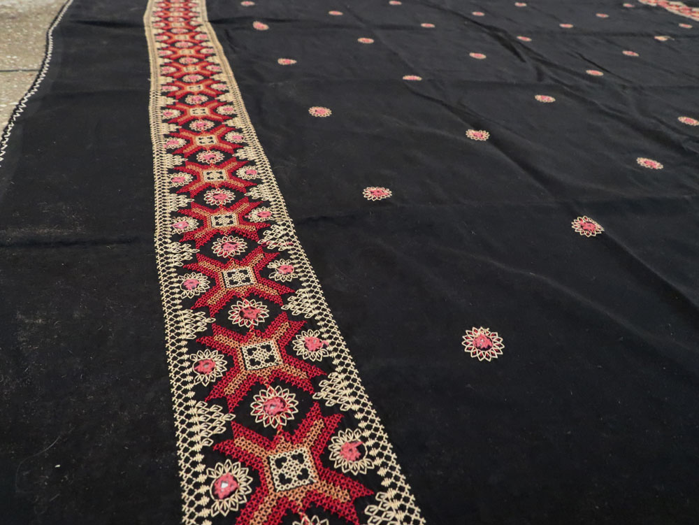 Vintage Persian Embroidered Textile, No.24590 - Gss