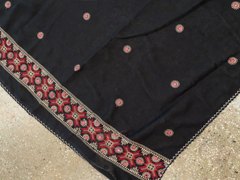 Vintage Persian Embroidered Textile, No.24590 - Gss