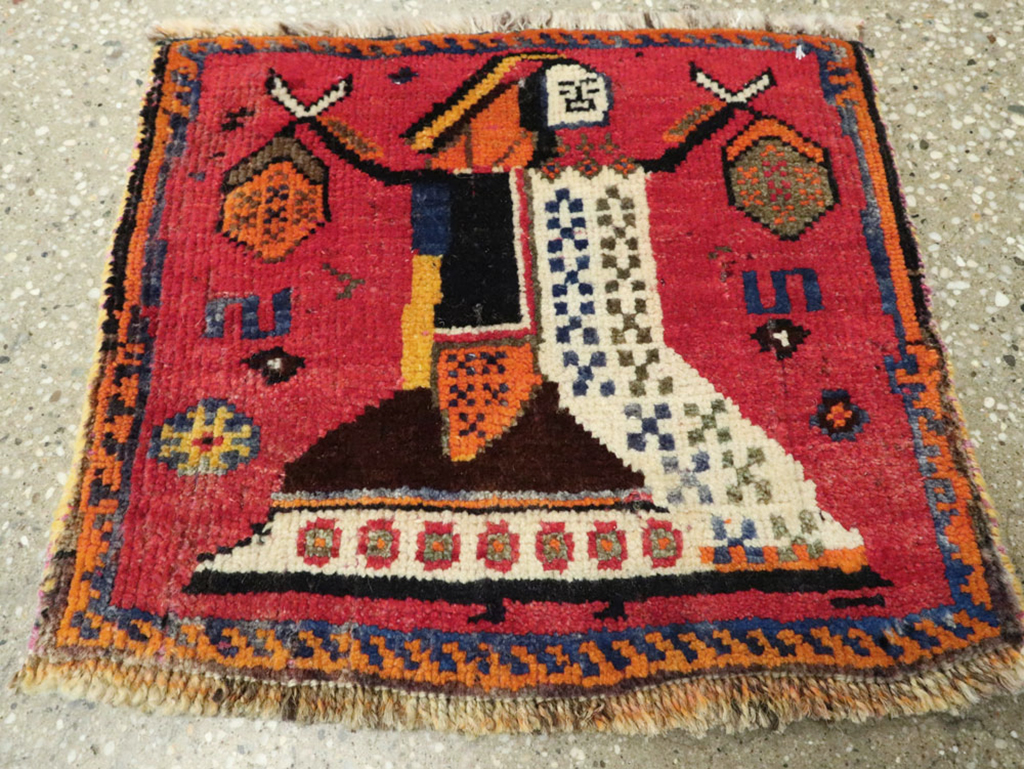 Vintage Persian Shiraz Pictorial Rug, No.24608 - Gss