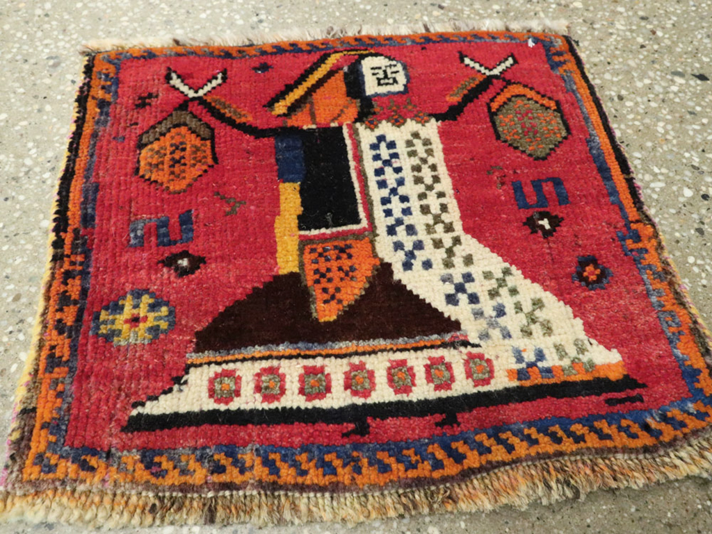 Vintage Persian Shiraz Pictorial Rug, No.24608 - Gss