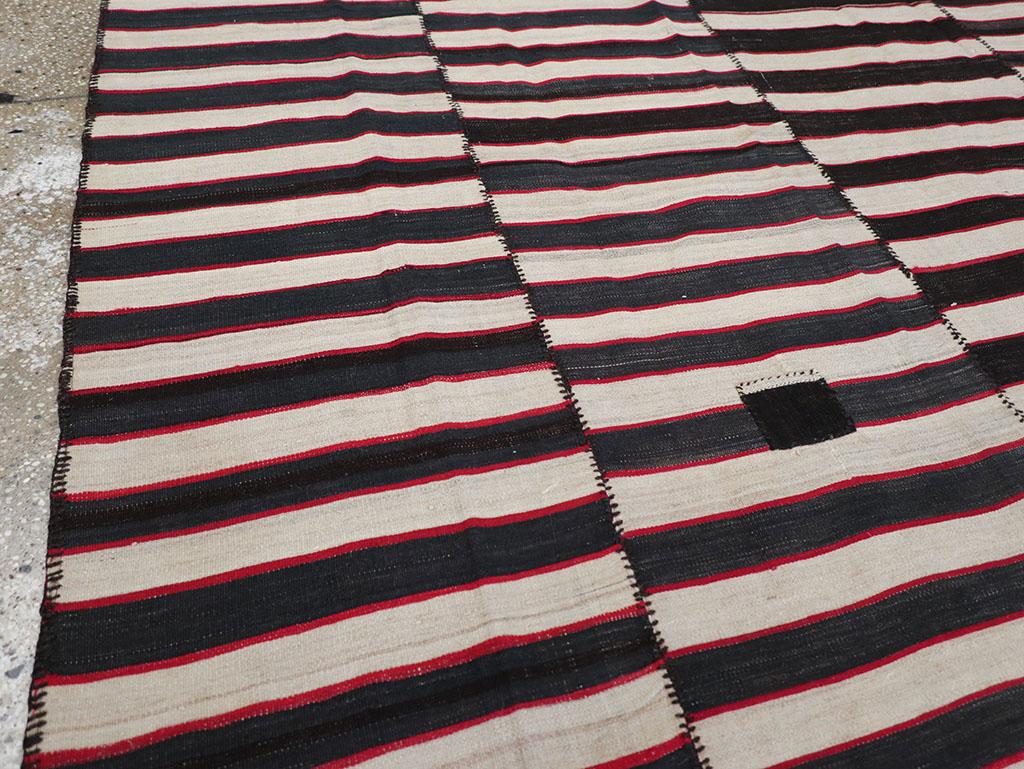 Vintage Persian Flatweave Kilim Room Size Carpet, No.24627 - Gss