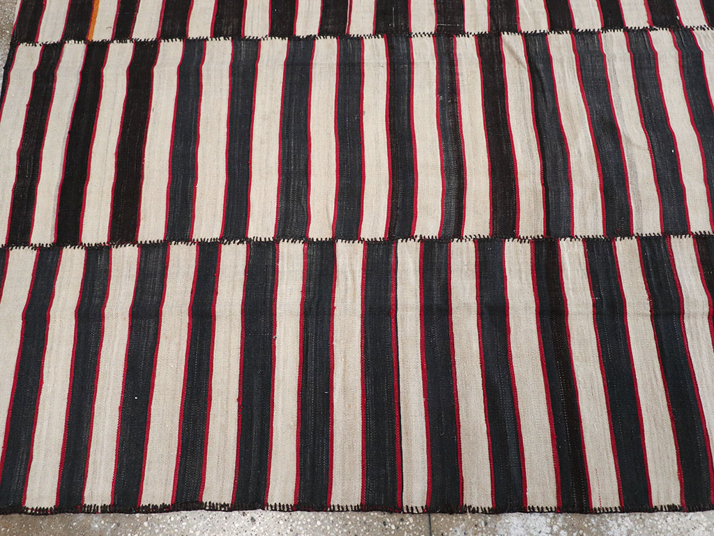 Vintage Persian Flatweave Kilim Room Size Carpet, No.24627 - Gss