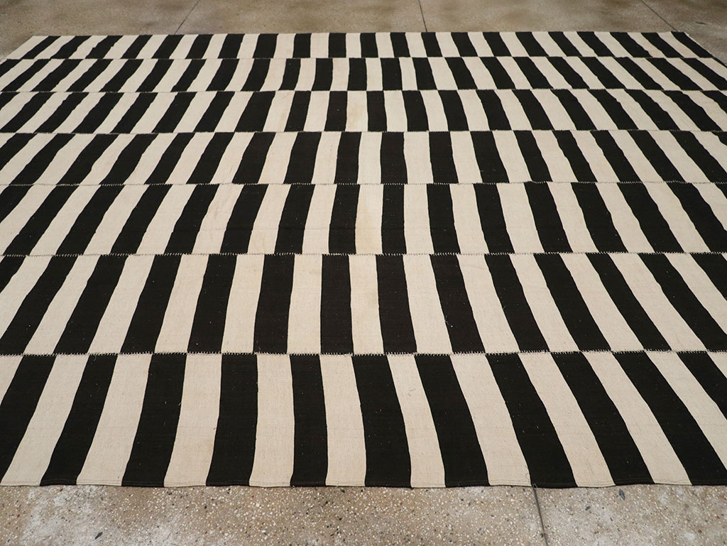 Modern Persian Flatweave Kilim Room Size Carpet, No.24628 - Gss