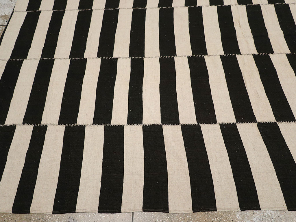 Modern Persian Flatweave Kilim Room Size Carpet, No.24628 - Gss