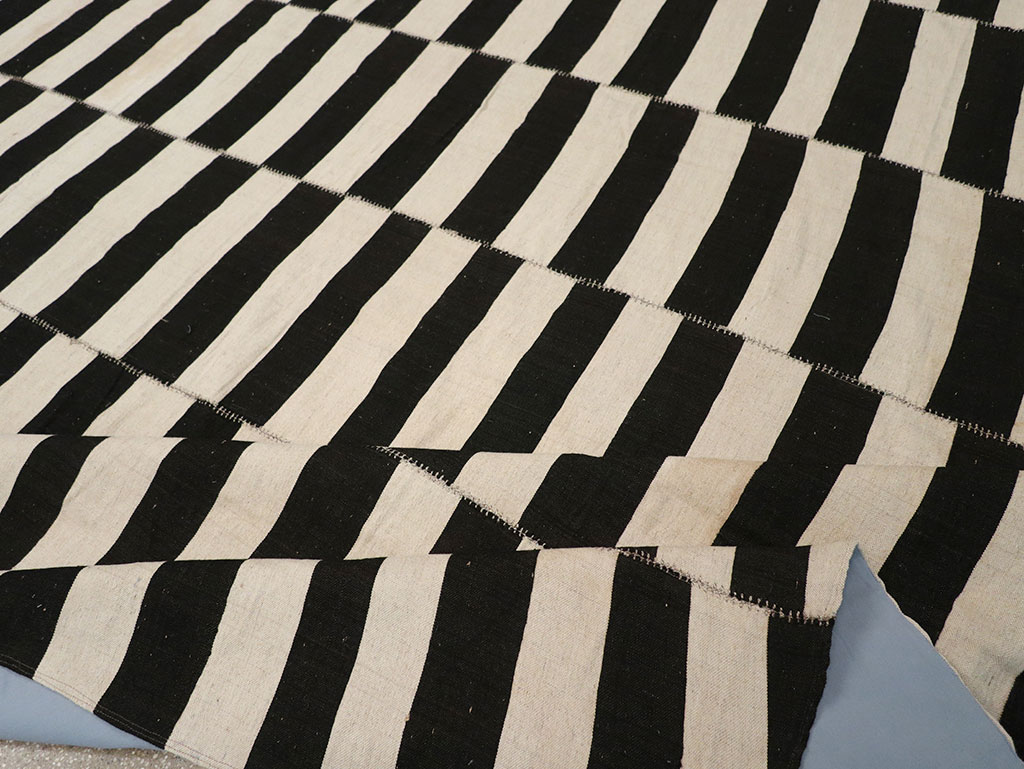 Modern Persian Flatweave Kilim Room Size Carpet, No.24628 - Gss