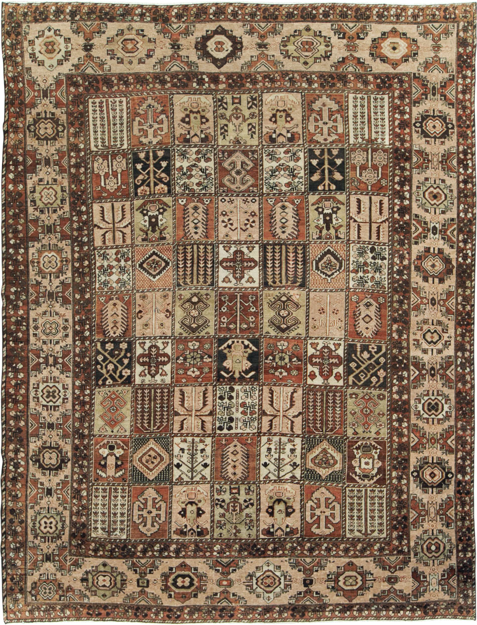 Vintage Persian Bakhtiari Room Size Rug, No.24672 - Gss