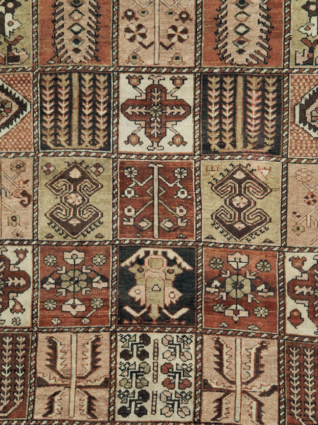 Vintage Persian Bakhtiari Room Size Rug, No.24672 - Gss
