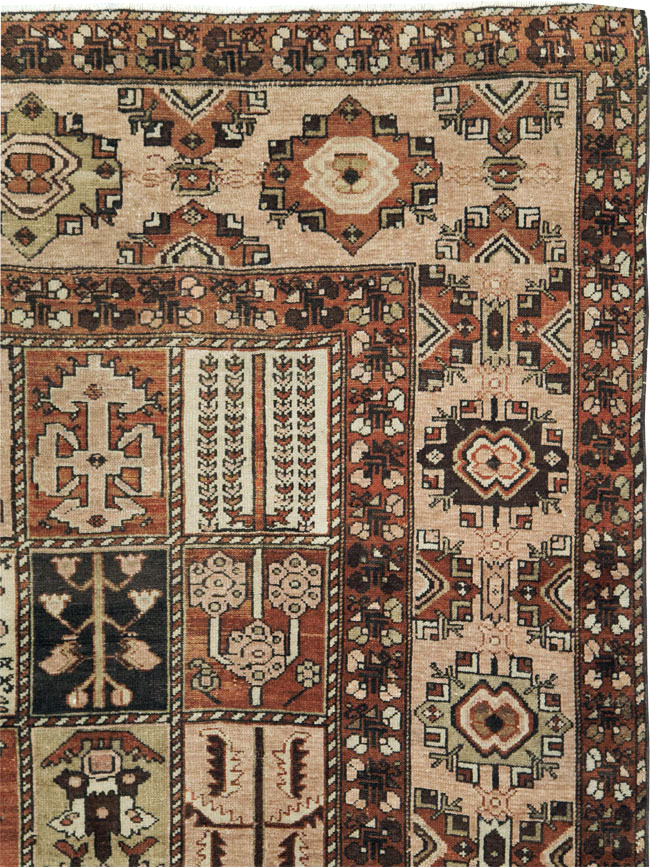 Vintage Persian Bakhtiari Room Size Rug, No.24672 - Gss