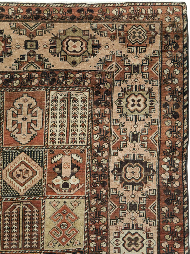 Vintage Persian Bakhtiari Room Size Rug, No.24672 - Gss